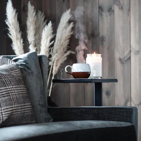 Luxurious 5-bedroom Mountain With Sauna, Panoramic Views, And Two Full Bathrooms Chalet