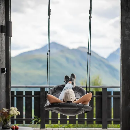 Luxurious 5-bedroom Mountain With Sauna, Panoramic Views, And Two Full Bathrooms * Stranda (More og Romsdal)