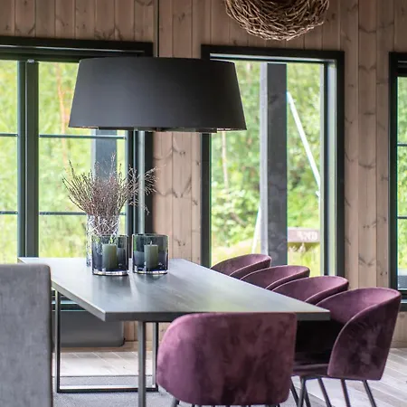 Luxurious 5-bedroom Mountain With Sauna, Panoramic Views, And Two Full Bathrooms
